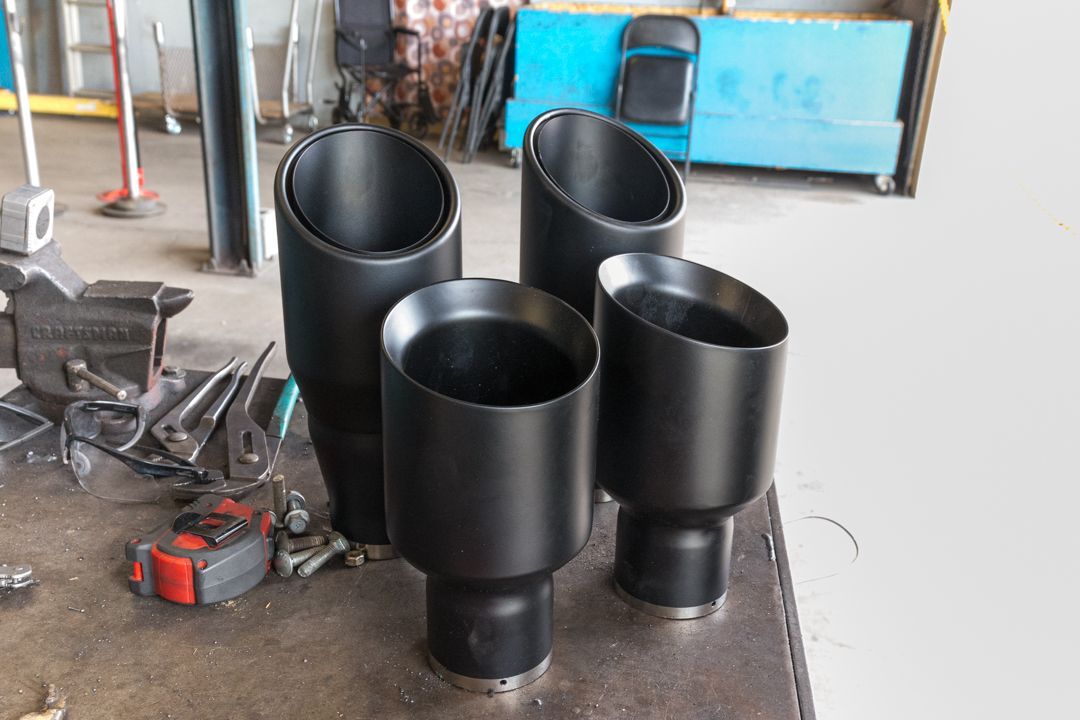 Gary's Muffler Shop interior