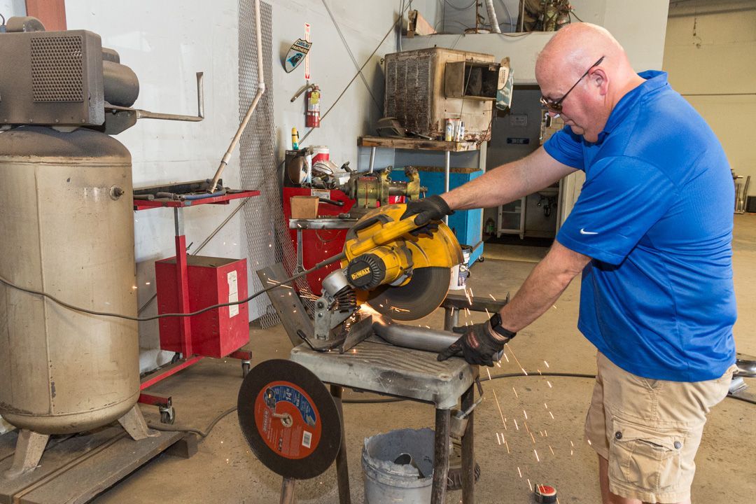 Gary's Muffler Shop interior