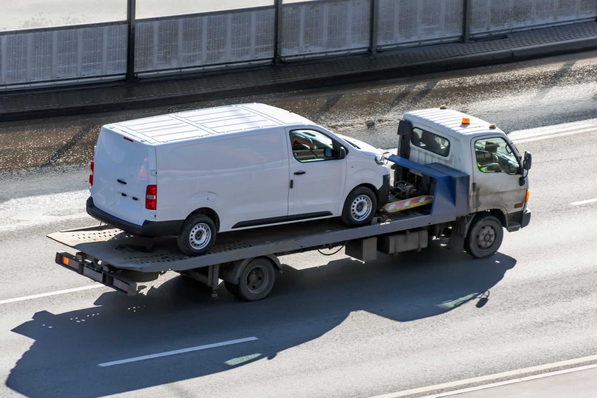 White Van Towed in the Hi-Way – Canton, OH – Mike Spencer Towing