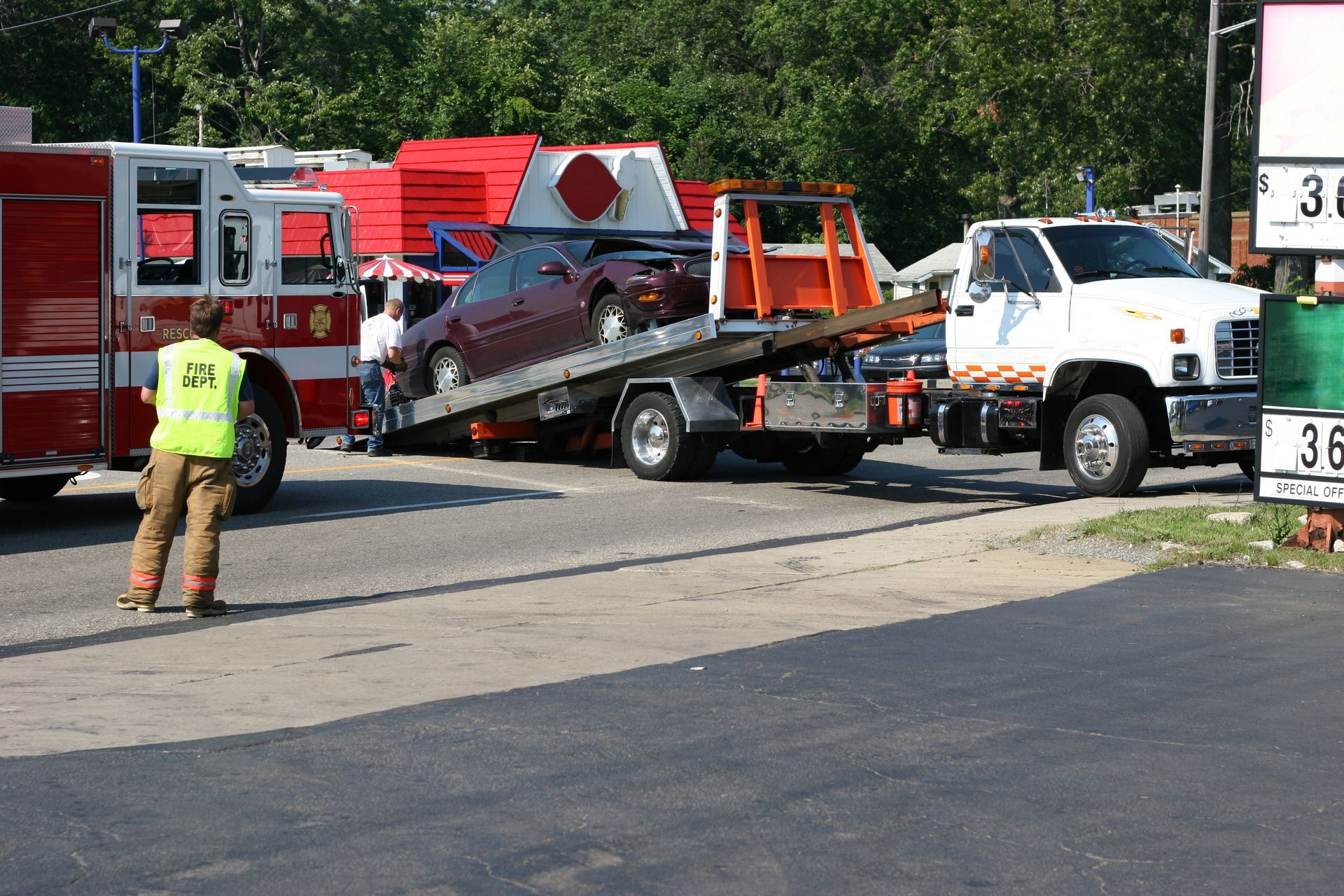 Tow Truck with Loaded of the Car – Canton, OH – Mike Spencer Towing