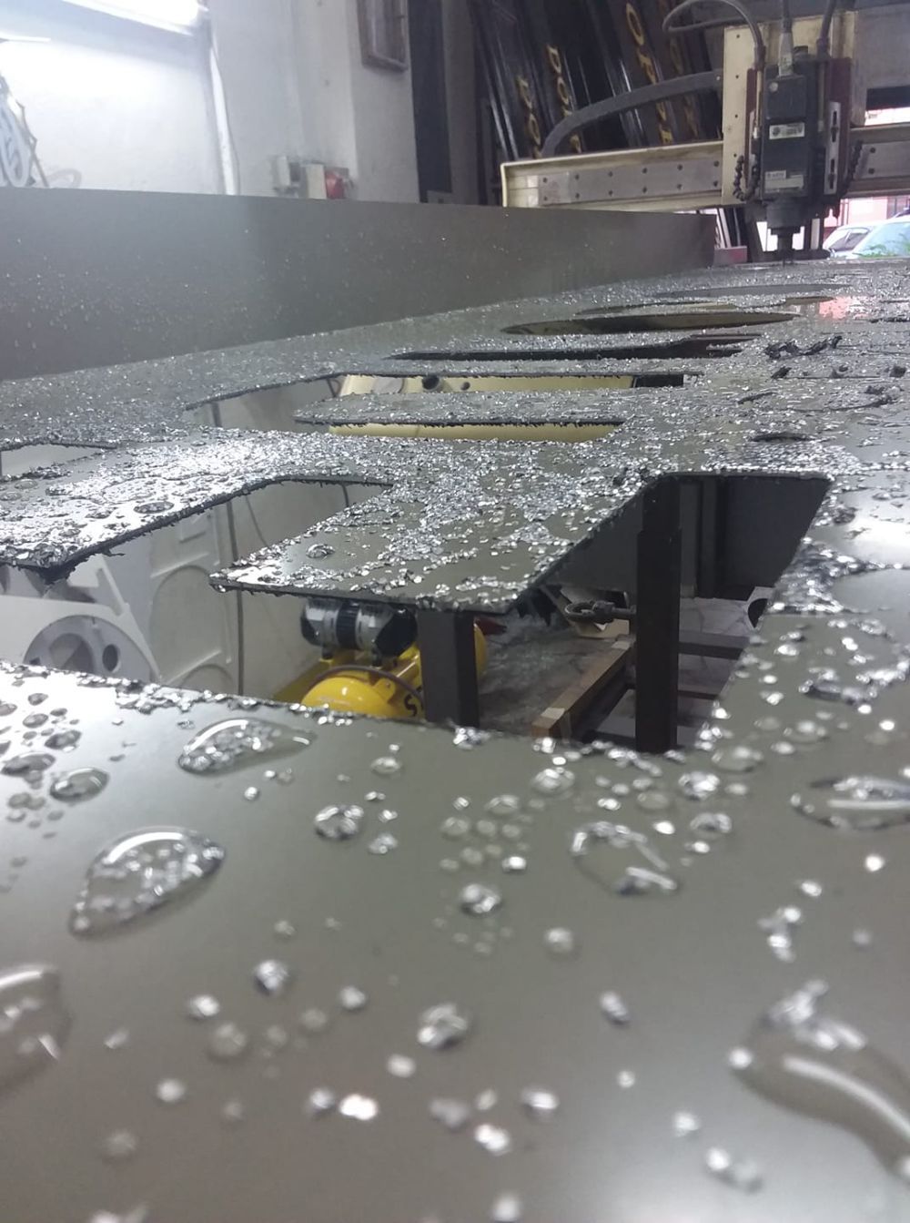 Insegne personalizzate con taglio laser