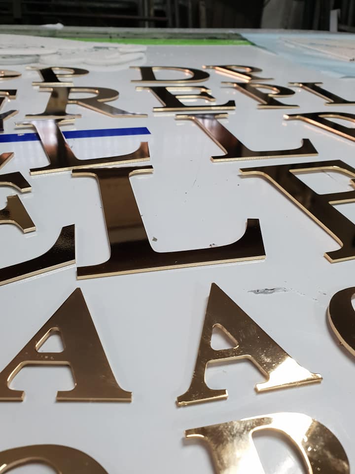 Lettere metallica per insegna personalizzata