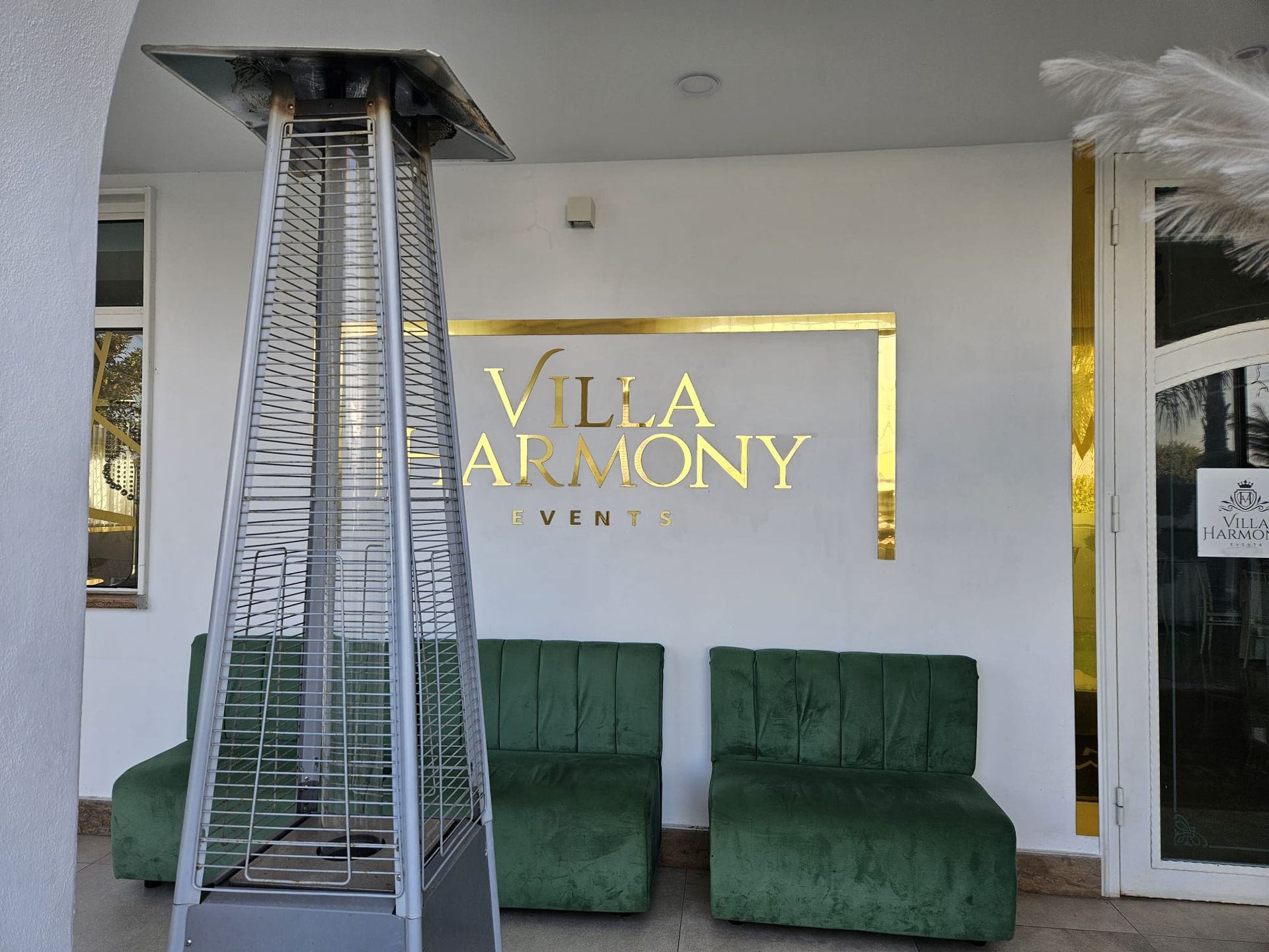 Insegna Villa Harmony