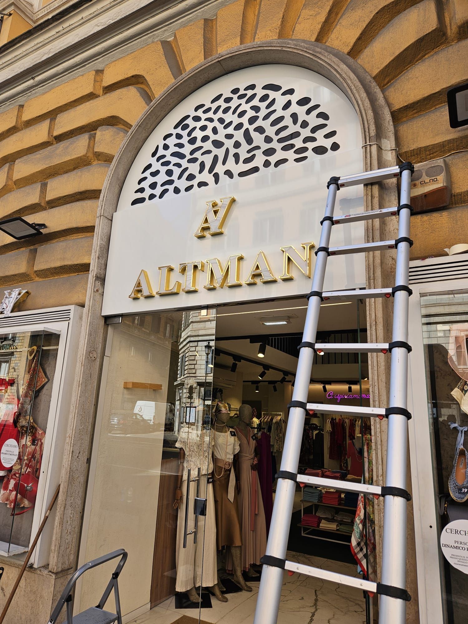 Insegne per negozio abbigliamento Altman