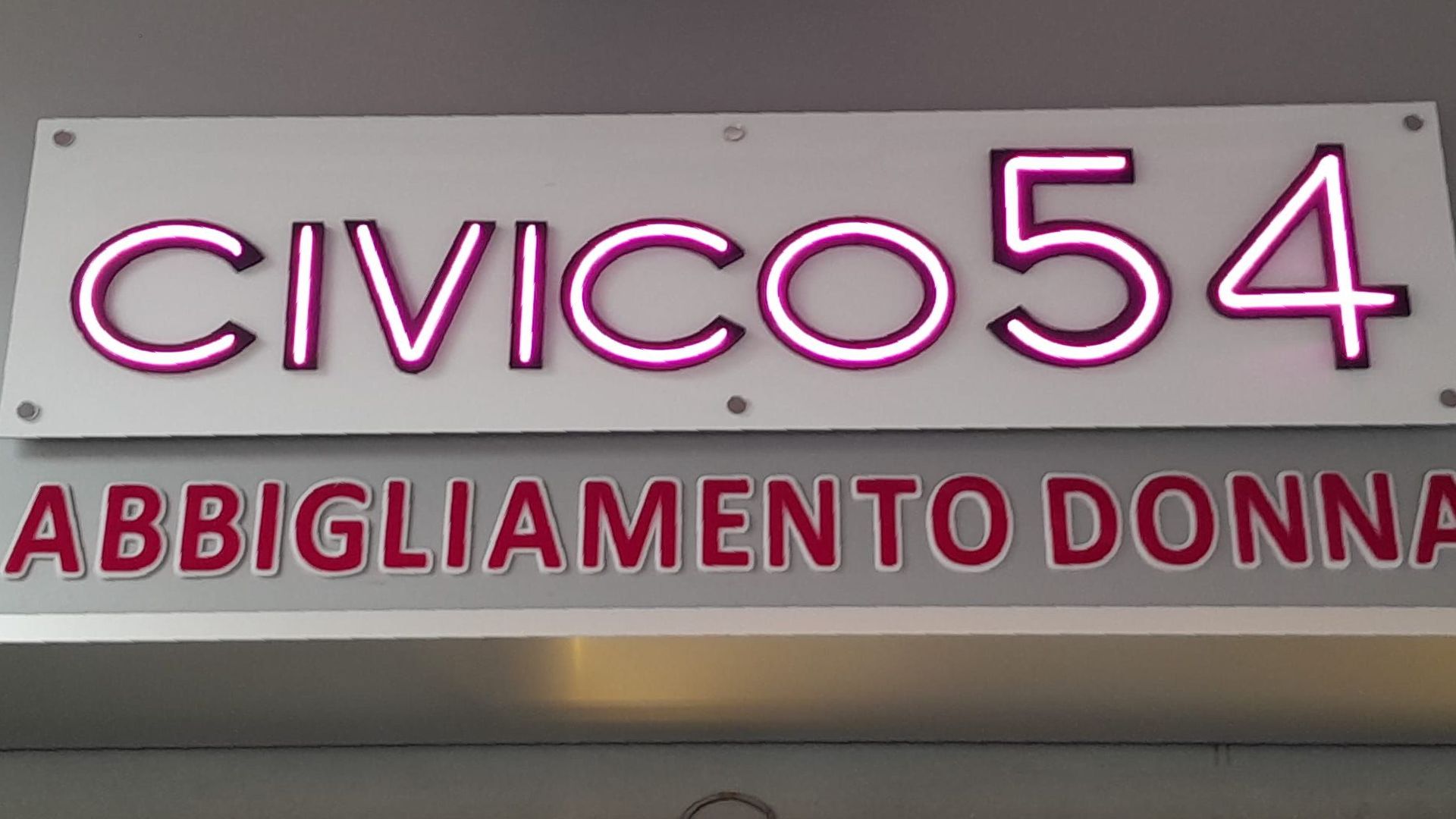 Insegna abbigliamento donna