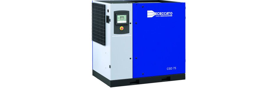 Un compressore d'aria industriale blu e bianco con un pannello di controllo digitale sul lato anteriore sinistro.