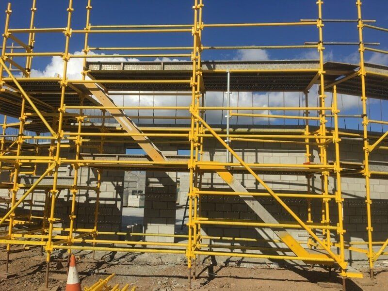 Yellow Scaffolding — Airlie Action Scaffolding gallery in Arlie Beach, QLD