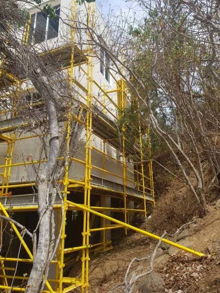 Scaffolding On Home Sitting On A Hill — Airlie Action Scaffolding gallery in Arlie Beach, QLD