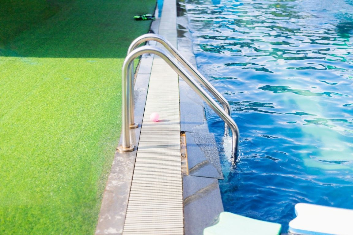 An image of Artificial Turf for Poolside Areas In Santa Fe NM