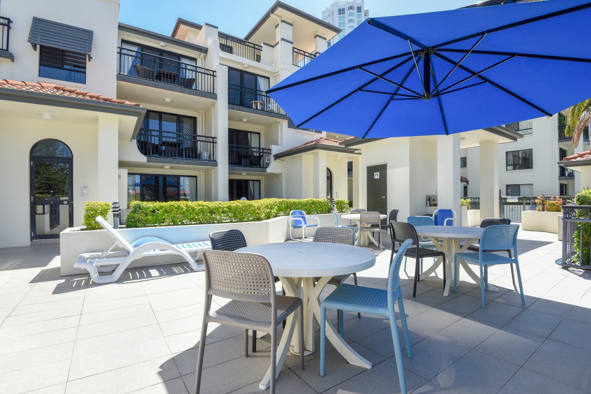affordable apartment's outdoor amenities  in Broadbeach