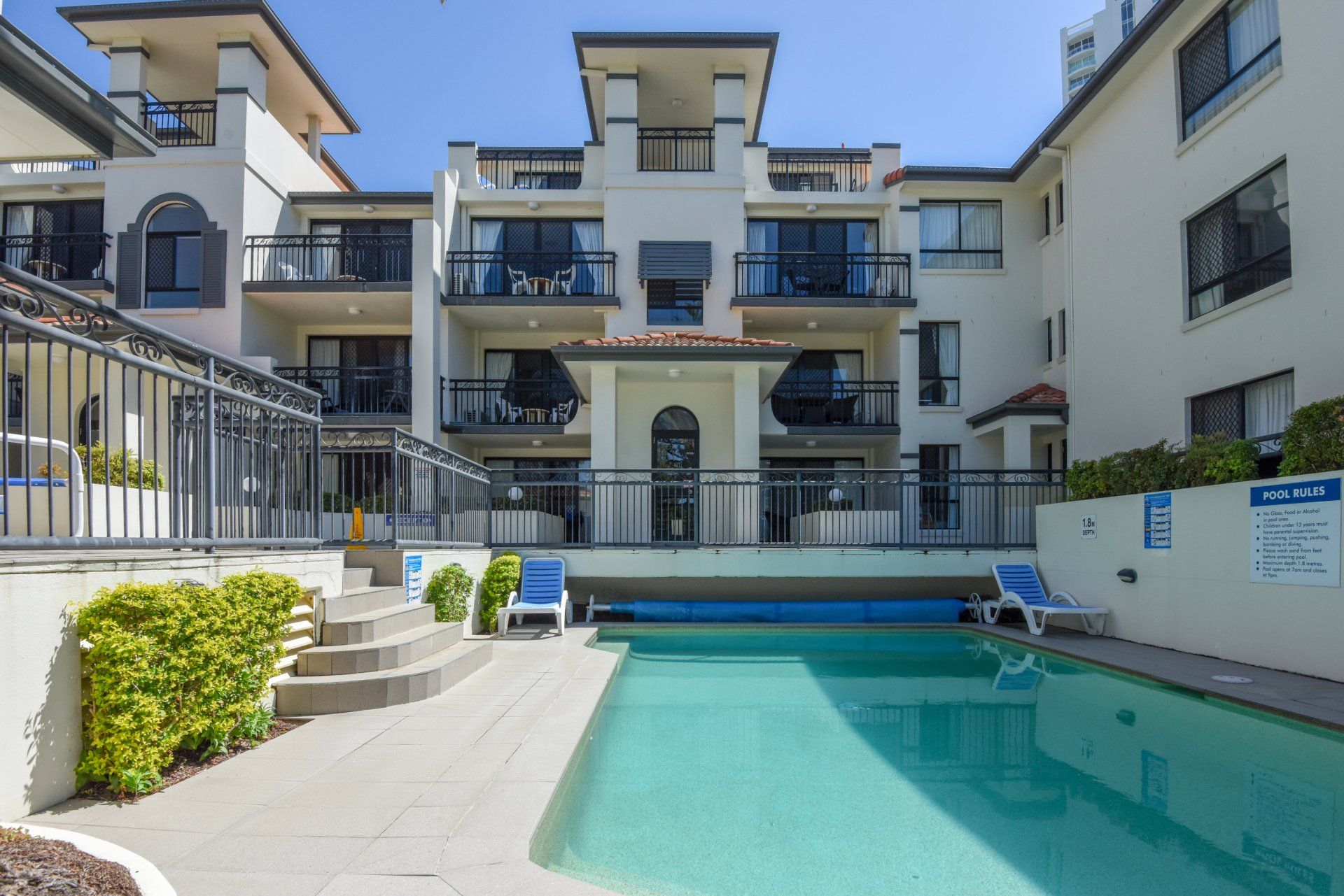 Broadbeach Family Island Beach Resort