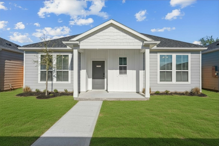 Cottage two bedroom home in Baytown TX community