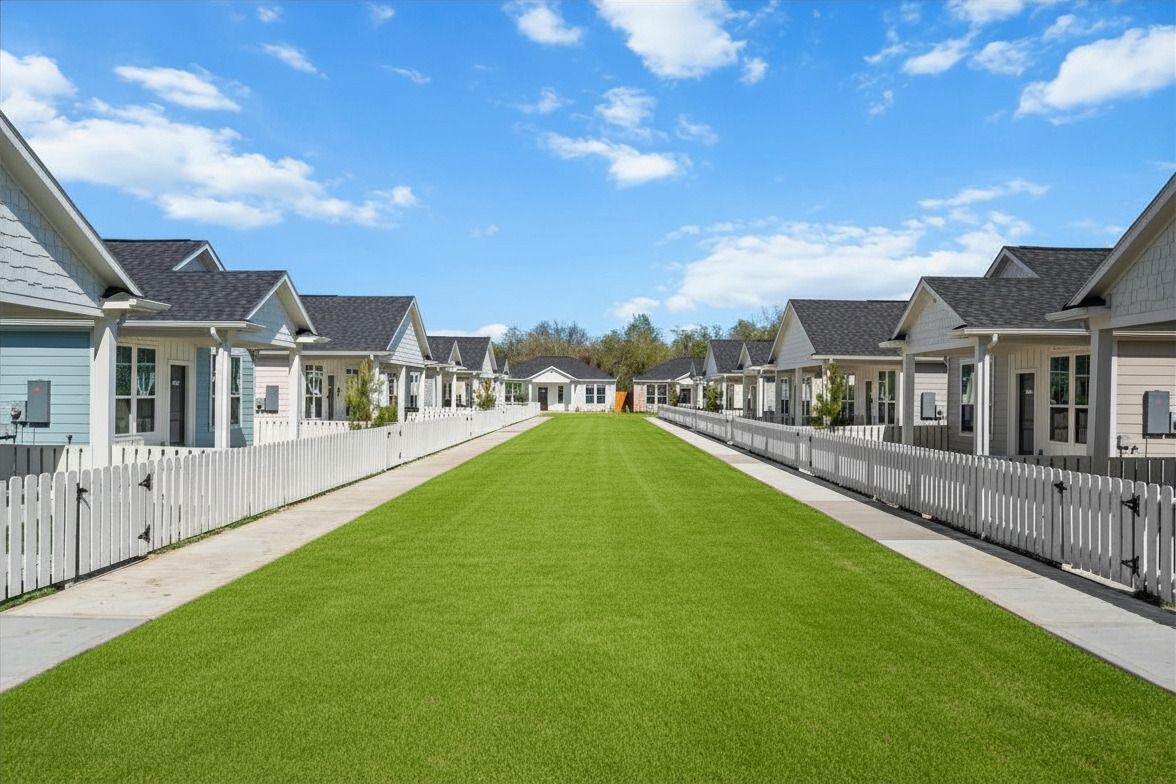 Private courtyard yard between homes in Baytown TX community