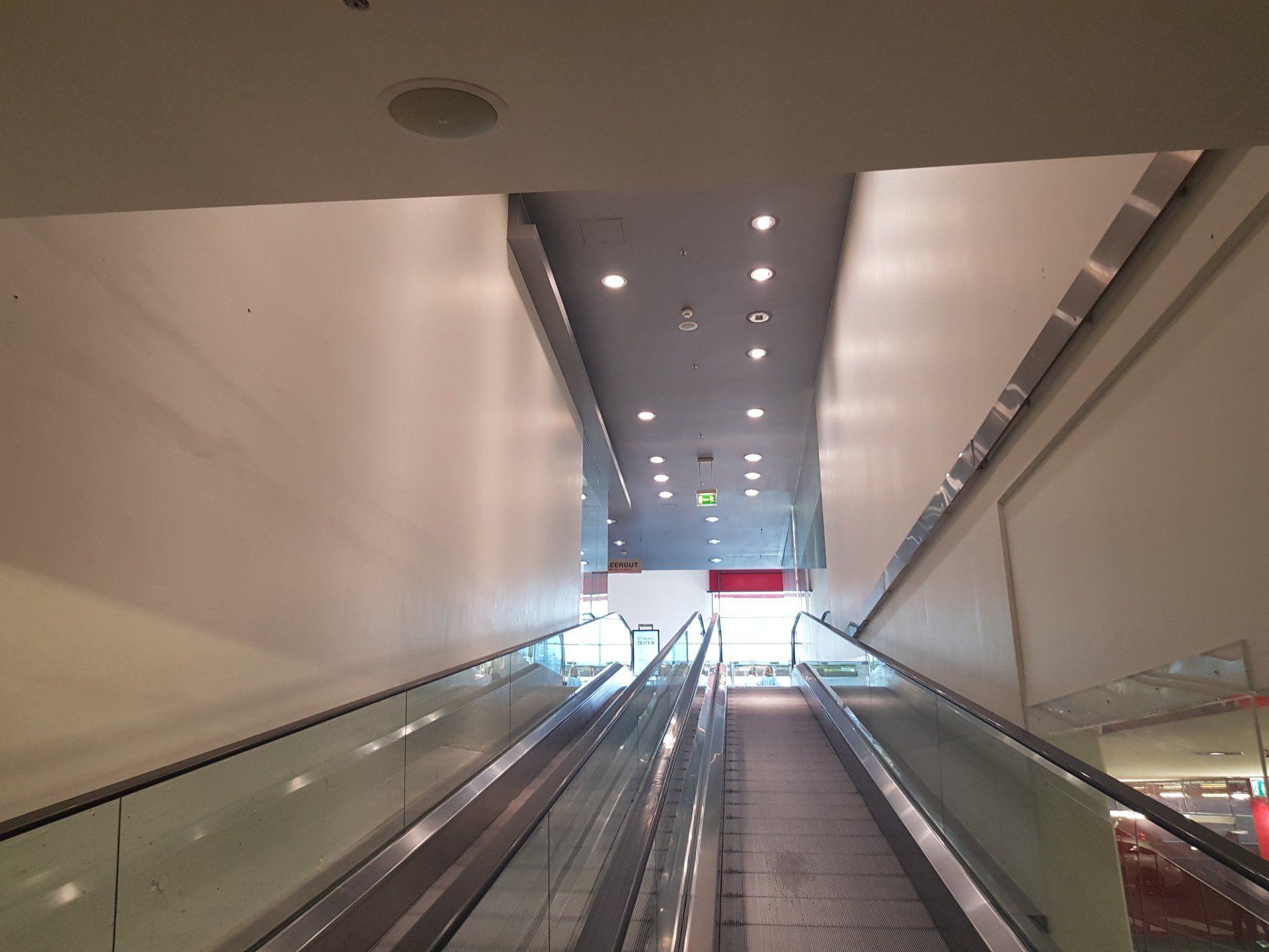 Rolltreppe von unten