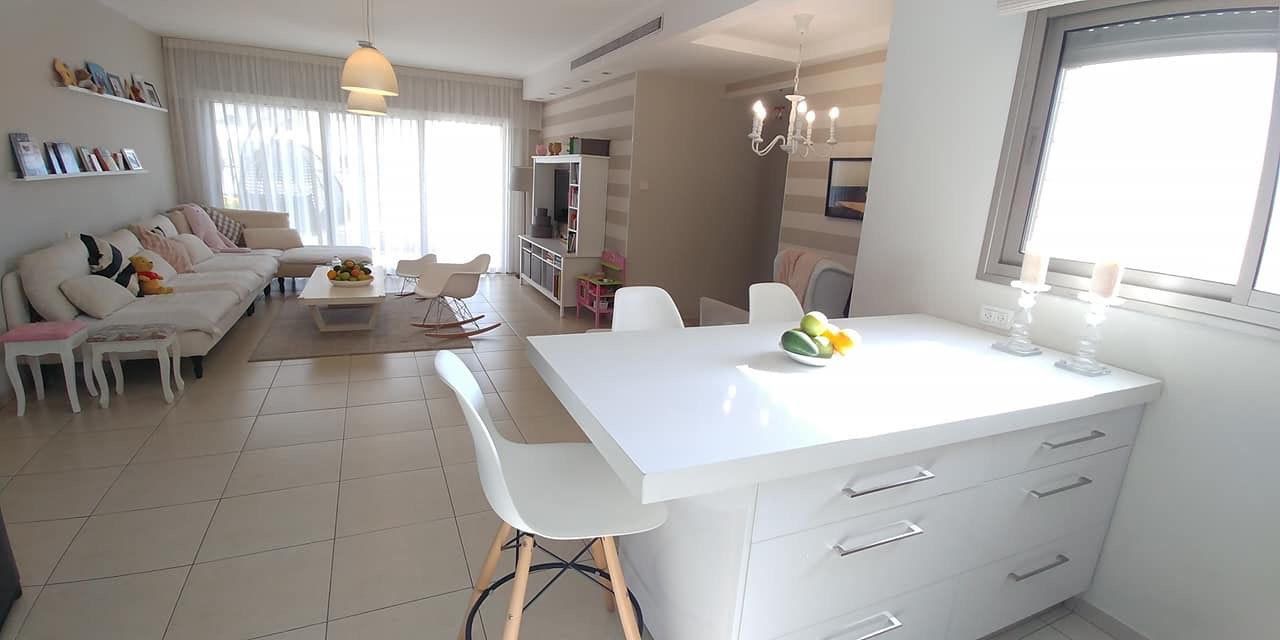 יגאל מוסינזון כפר גנים ג