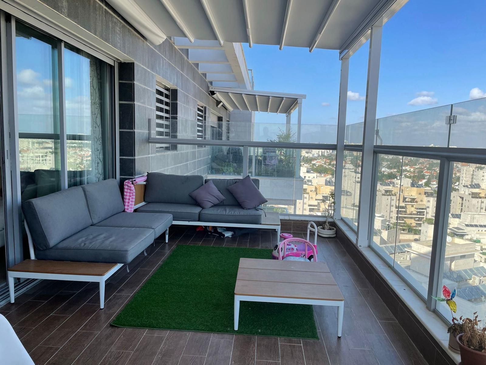 נקאש 1 כפר גנים ג