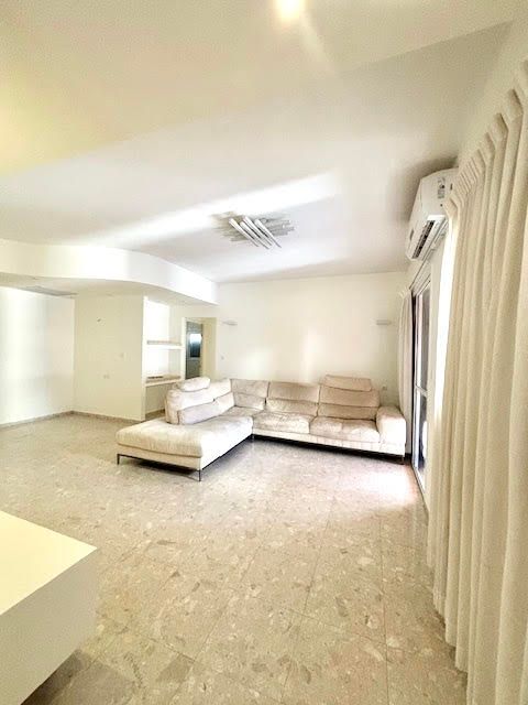 אנילביץ אזור בית חולים השרון