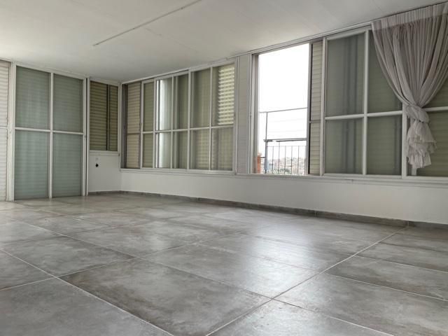 פנטהאוז הנדרסון