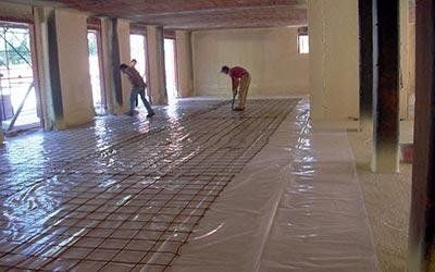 installazione di poliuretano a spruzzo per i tetti a Santa Croce sull’Arno