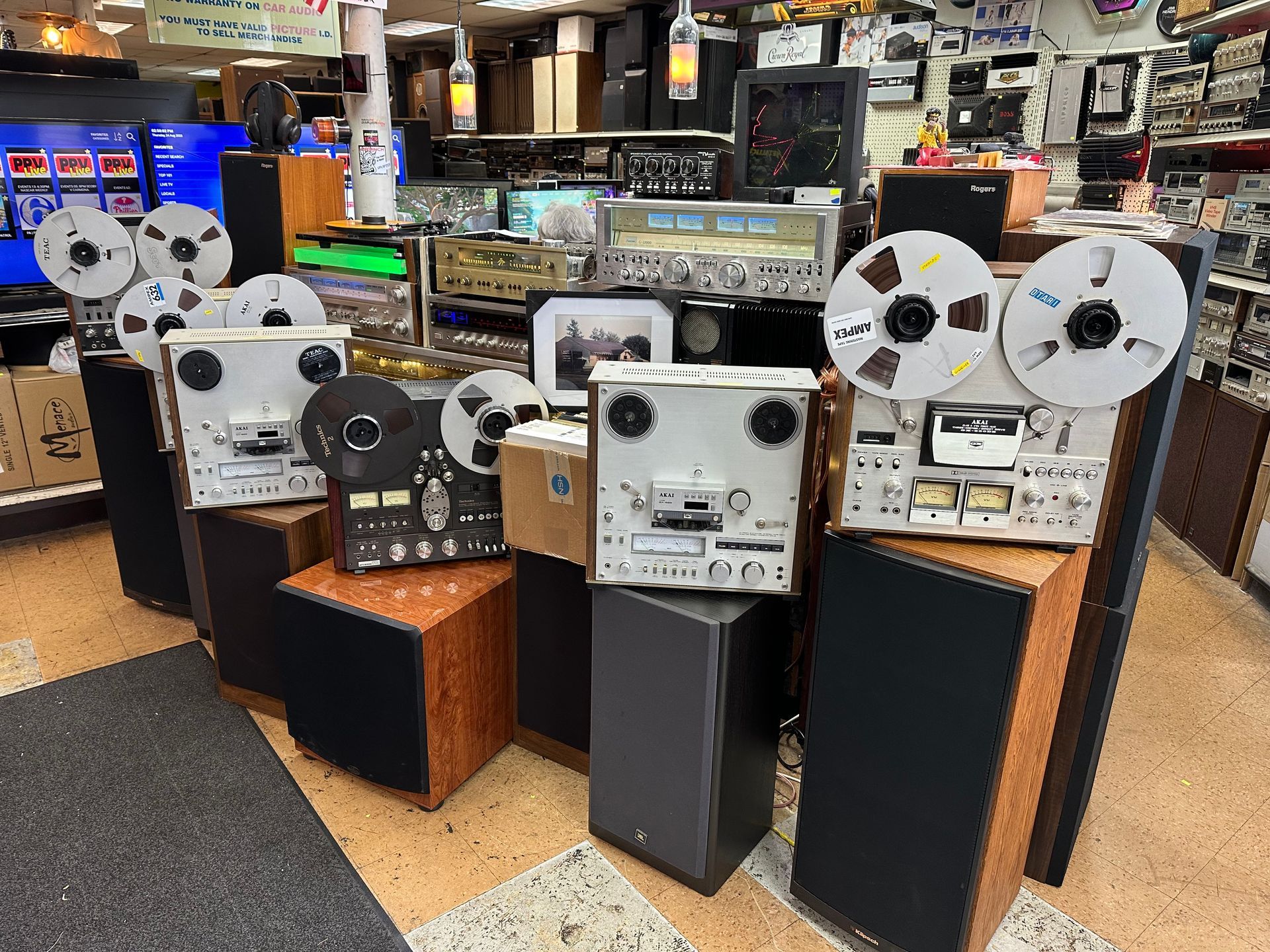 Barracks Trading Post - Stereo Equipment