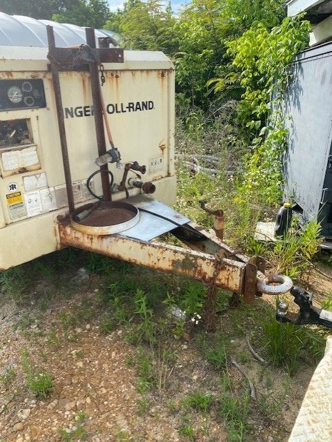 A trailer that says ingersollband on it