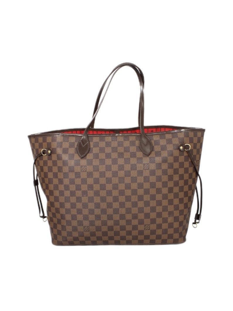 Una borsa a quadri marroni e rossi su sfondo bianco.