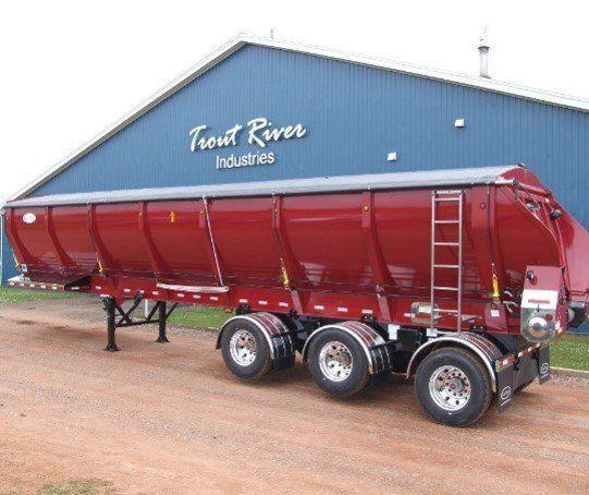 one of the first Live bottom trailers