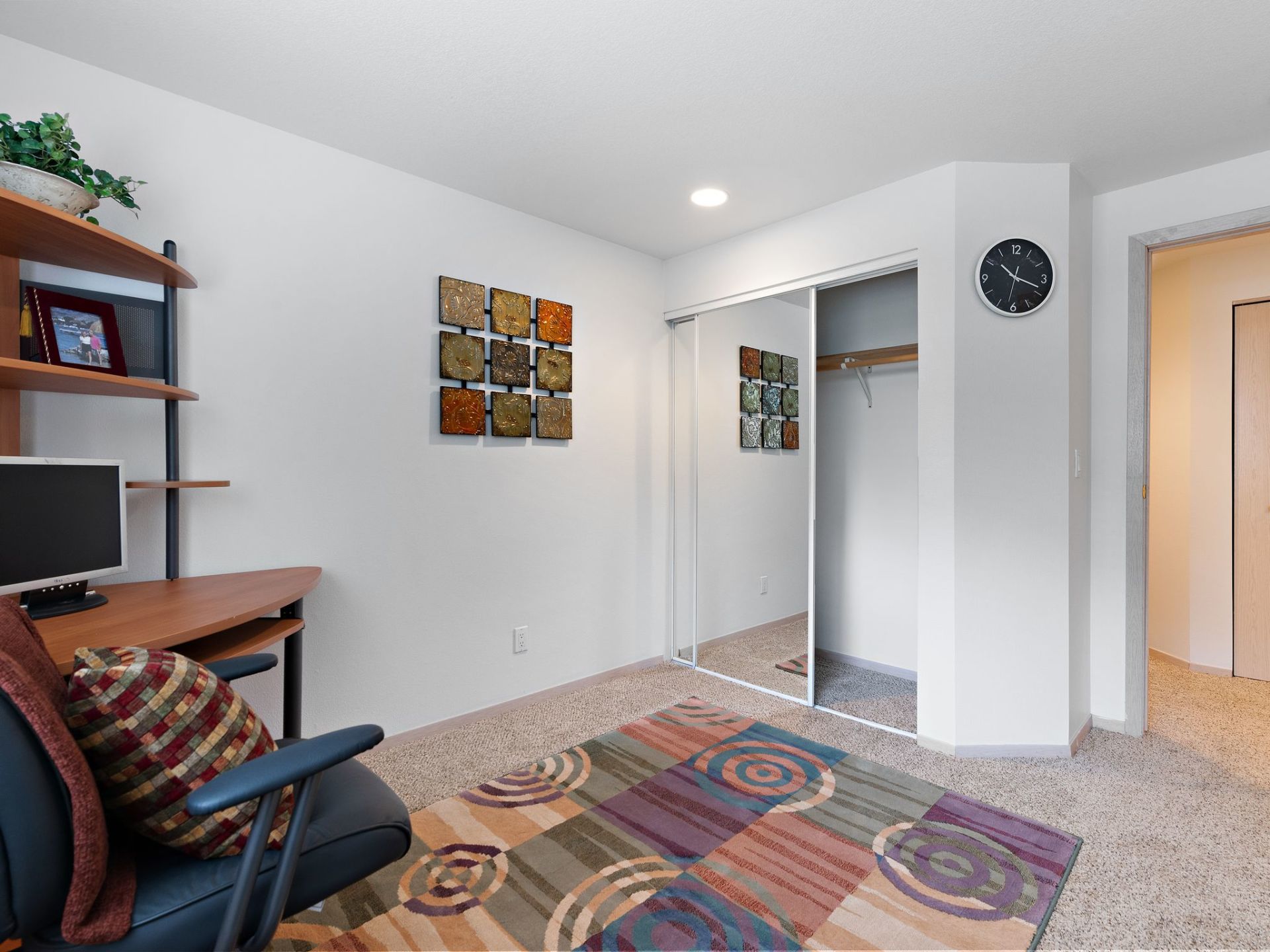 Heatherwood Spacious Apartments in Vancouver