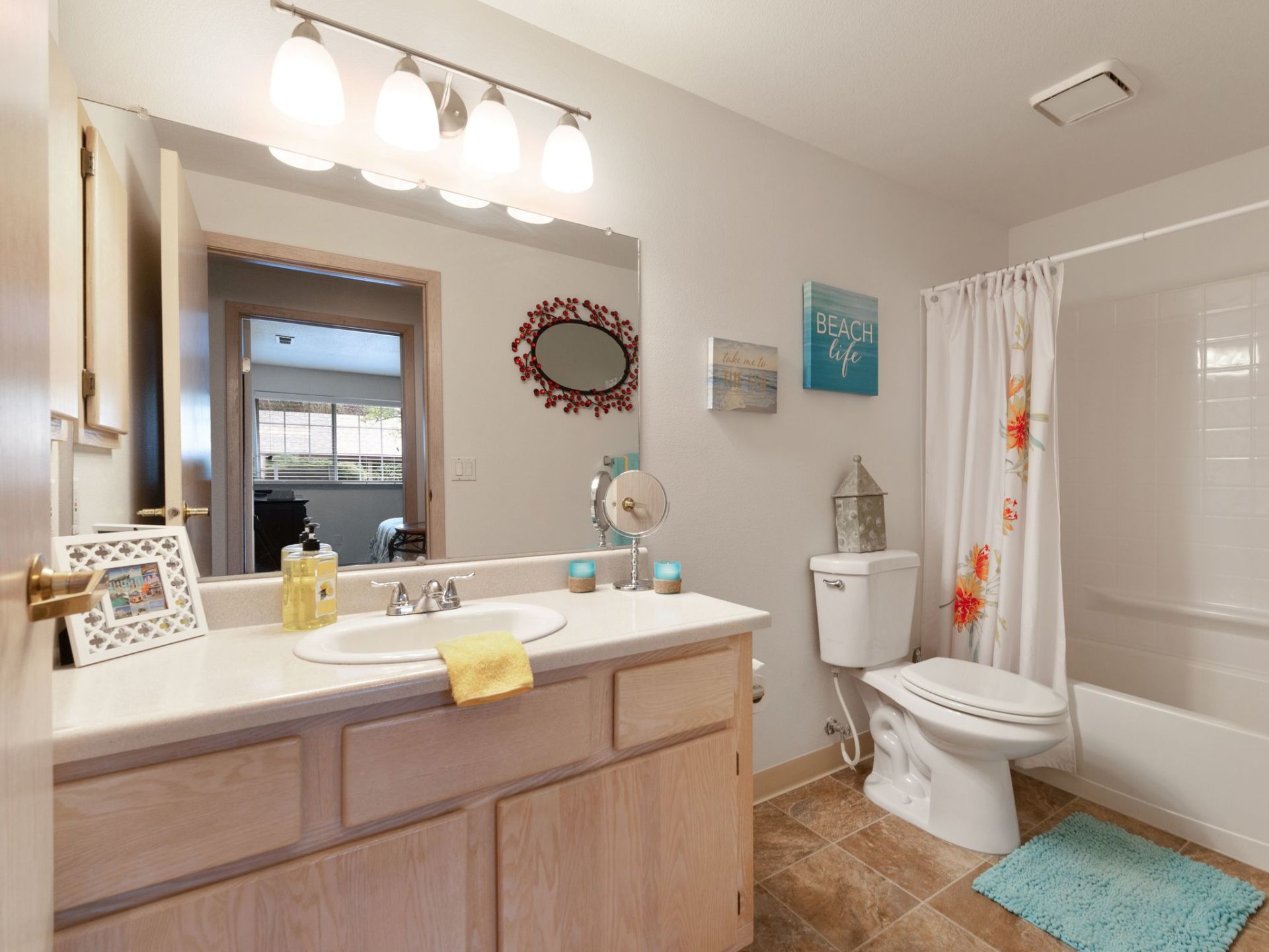 Heatherwood Spacious Apartments in Vancouver