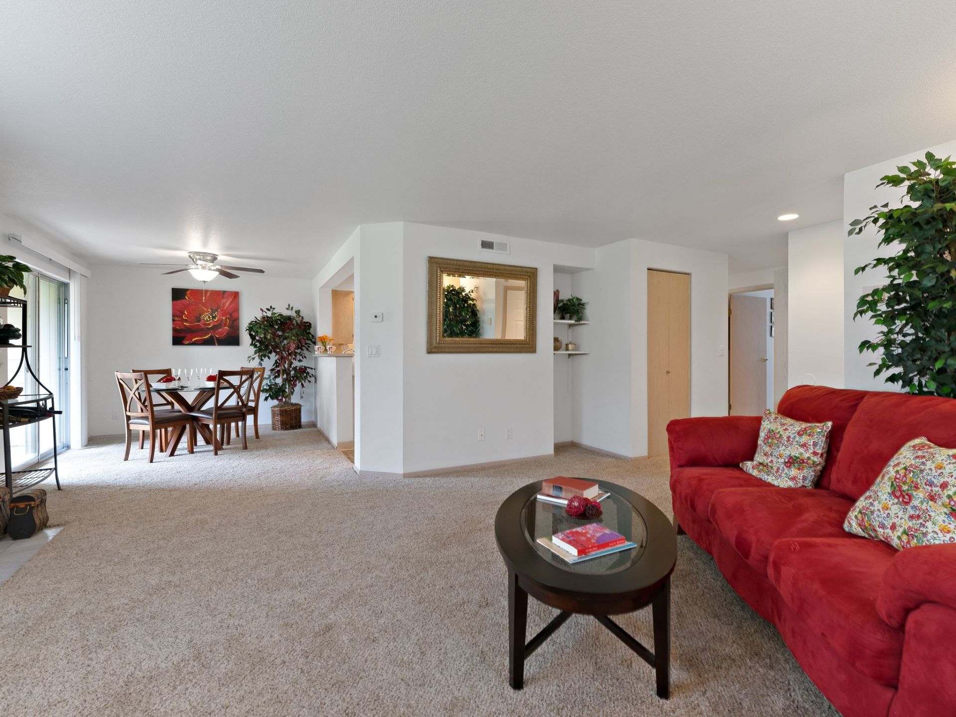 Heatherwood Spacious Apartments in Vancouver