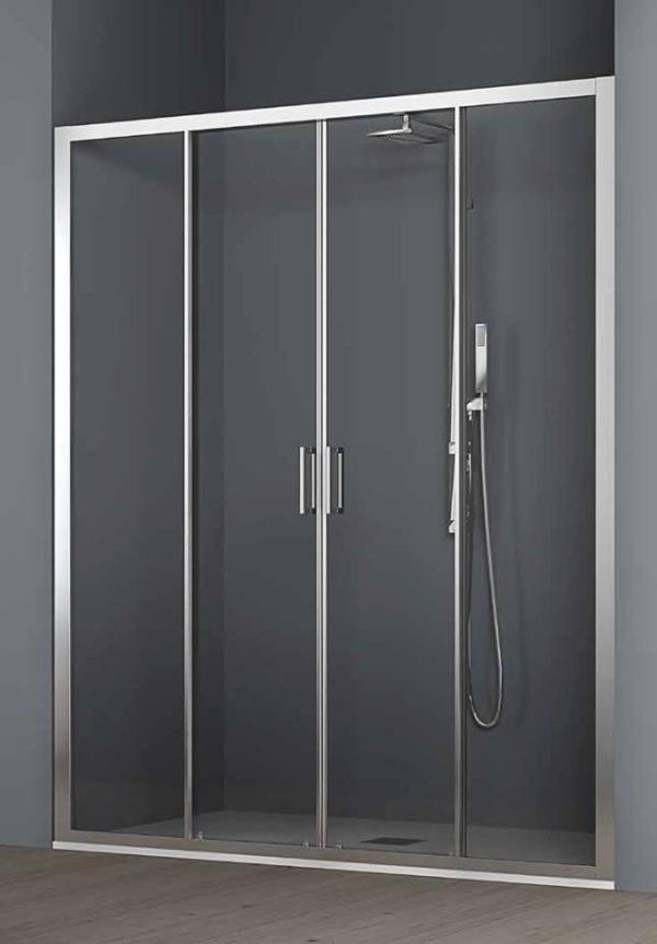 vista frontale di box doccia in vetro in un bagno