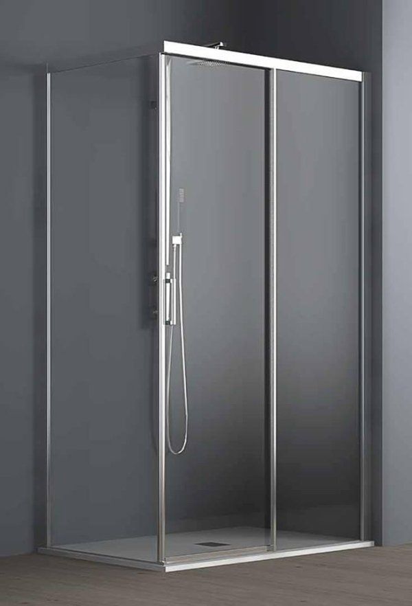 box doccia in vetro con pavimento in legno