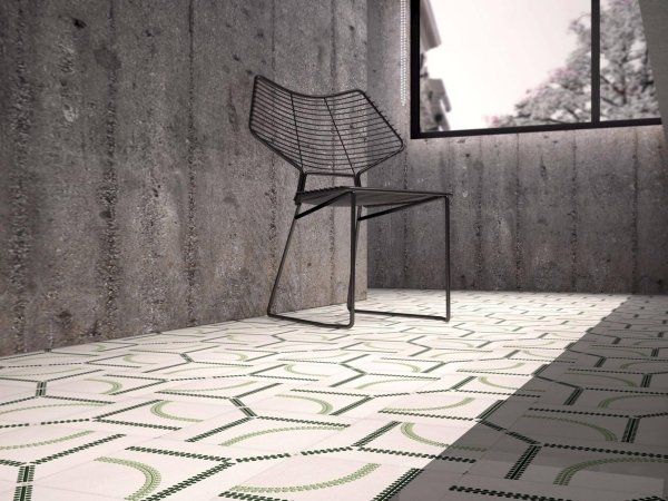 rivestimenti sulla pavimento con parete in cemento