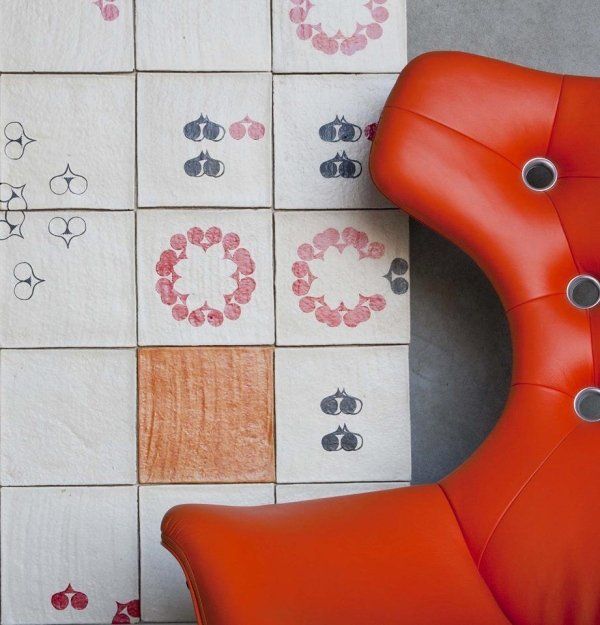 rivestimenti colorati su parete