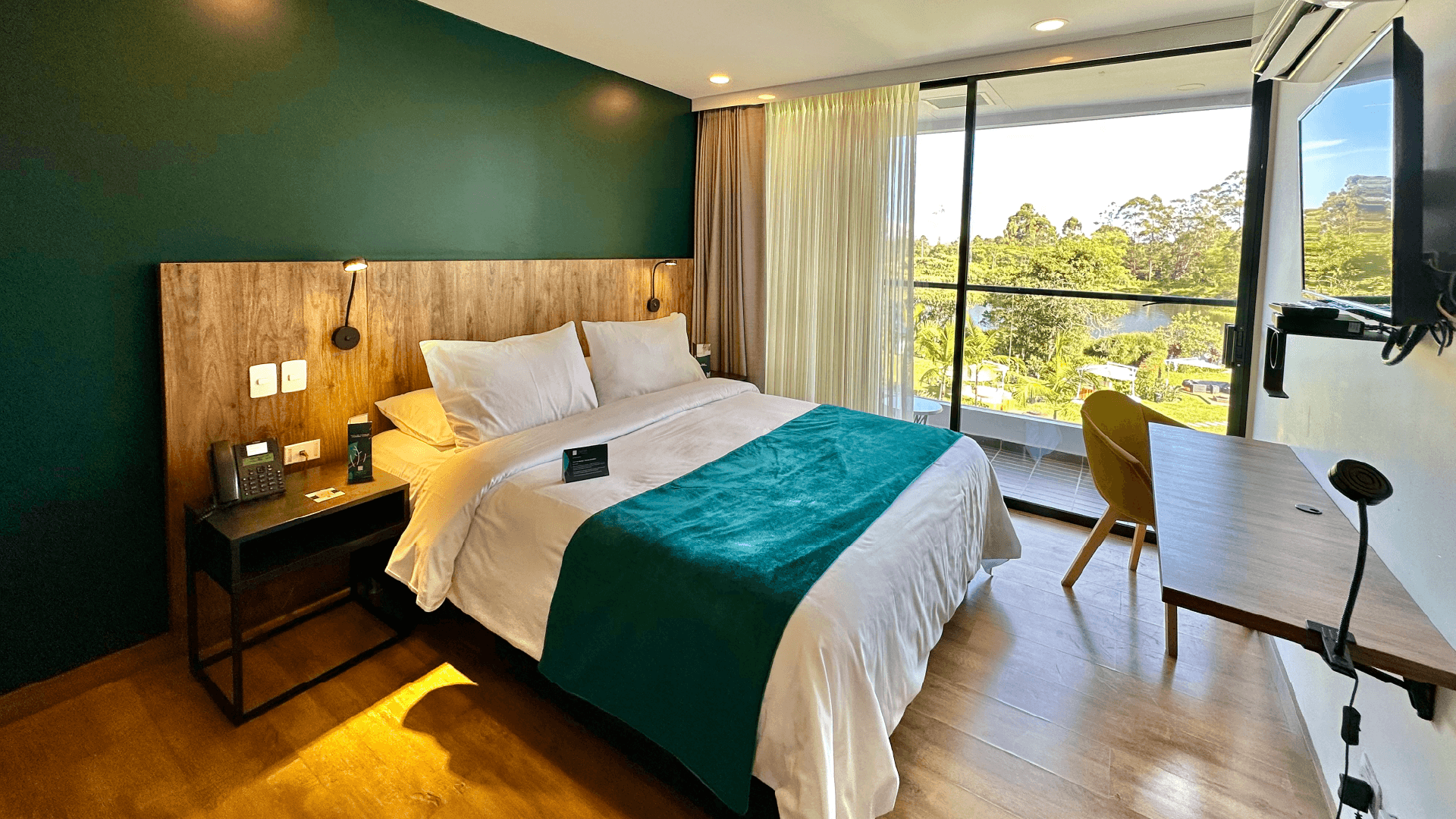 vista de cama habitación superior sencilla, Hotel Lagoon Llanogrande