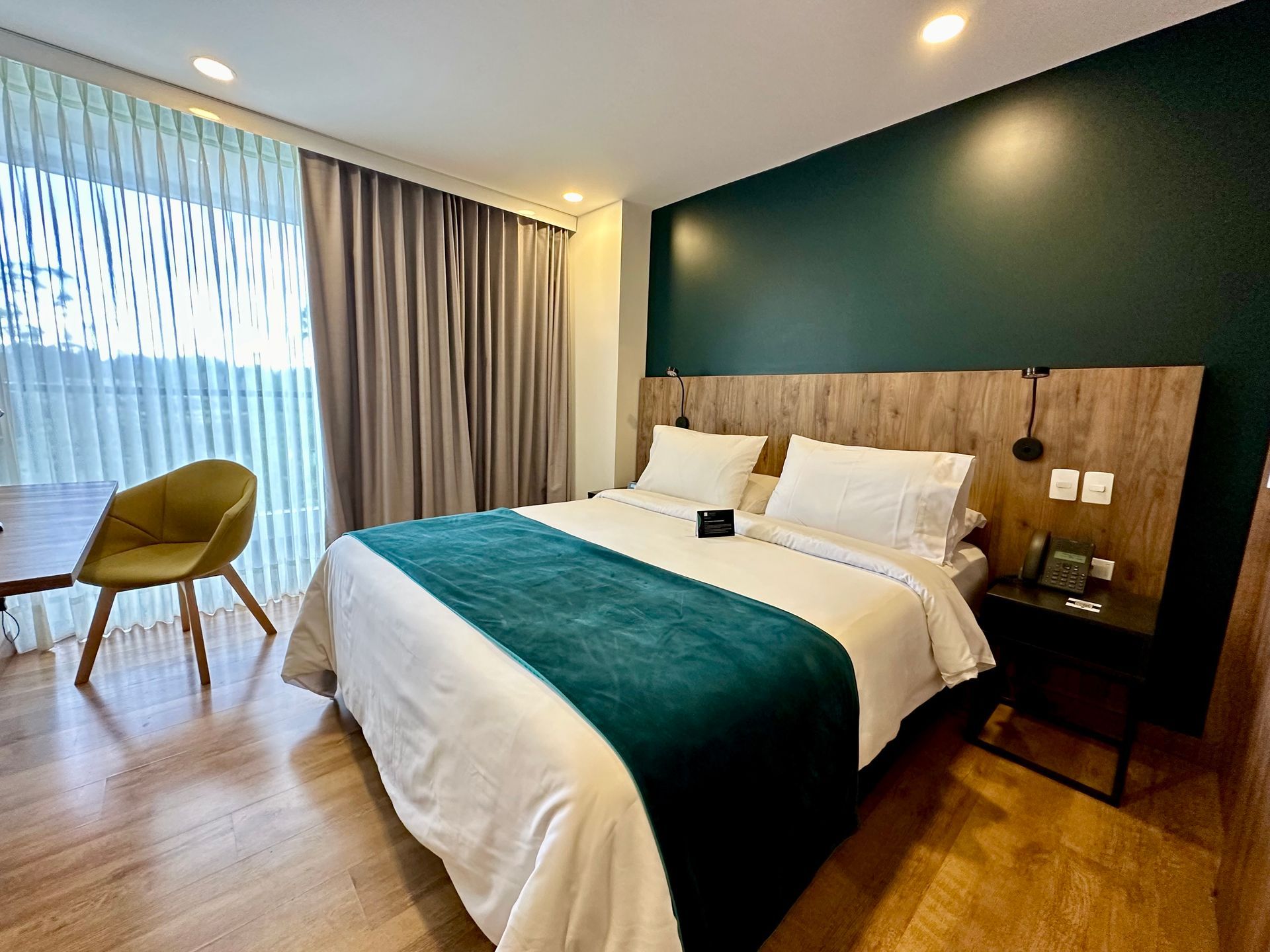 vista de cama habitación superior sencilla, Hotel Lagoon Llanogrande