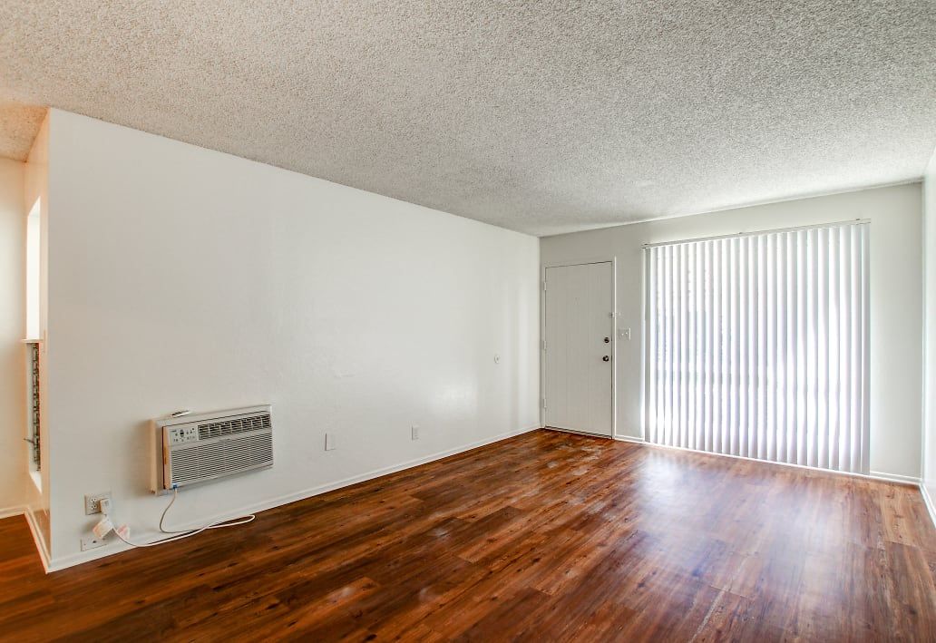 Bedroom | Pinewood Apartments