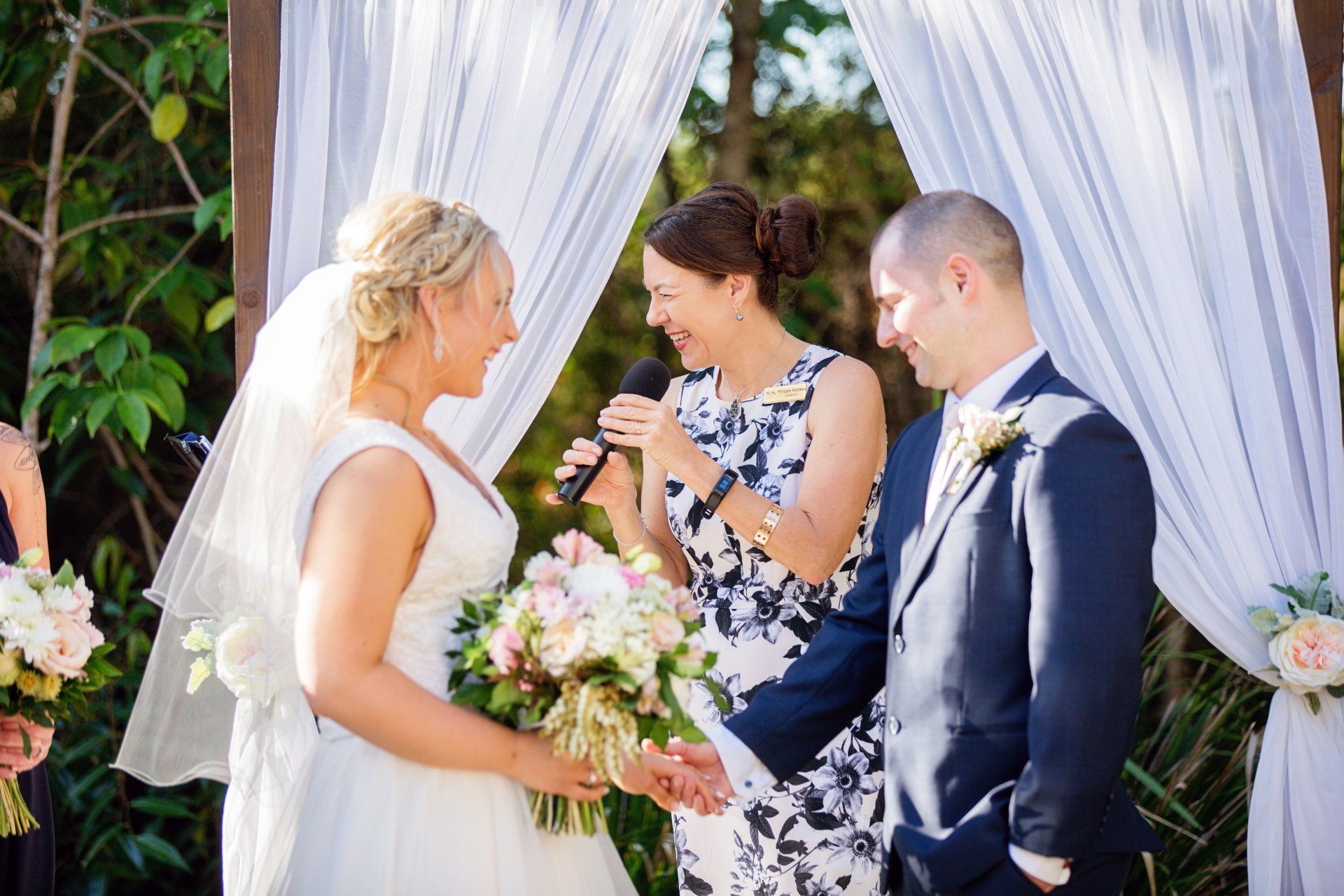 White wedding theme Glass House Mountains Noosa, wedding celebrant