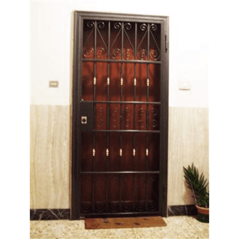 Cancello davanti porta