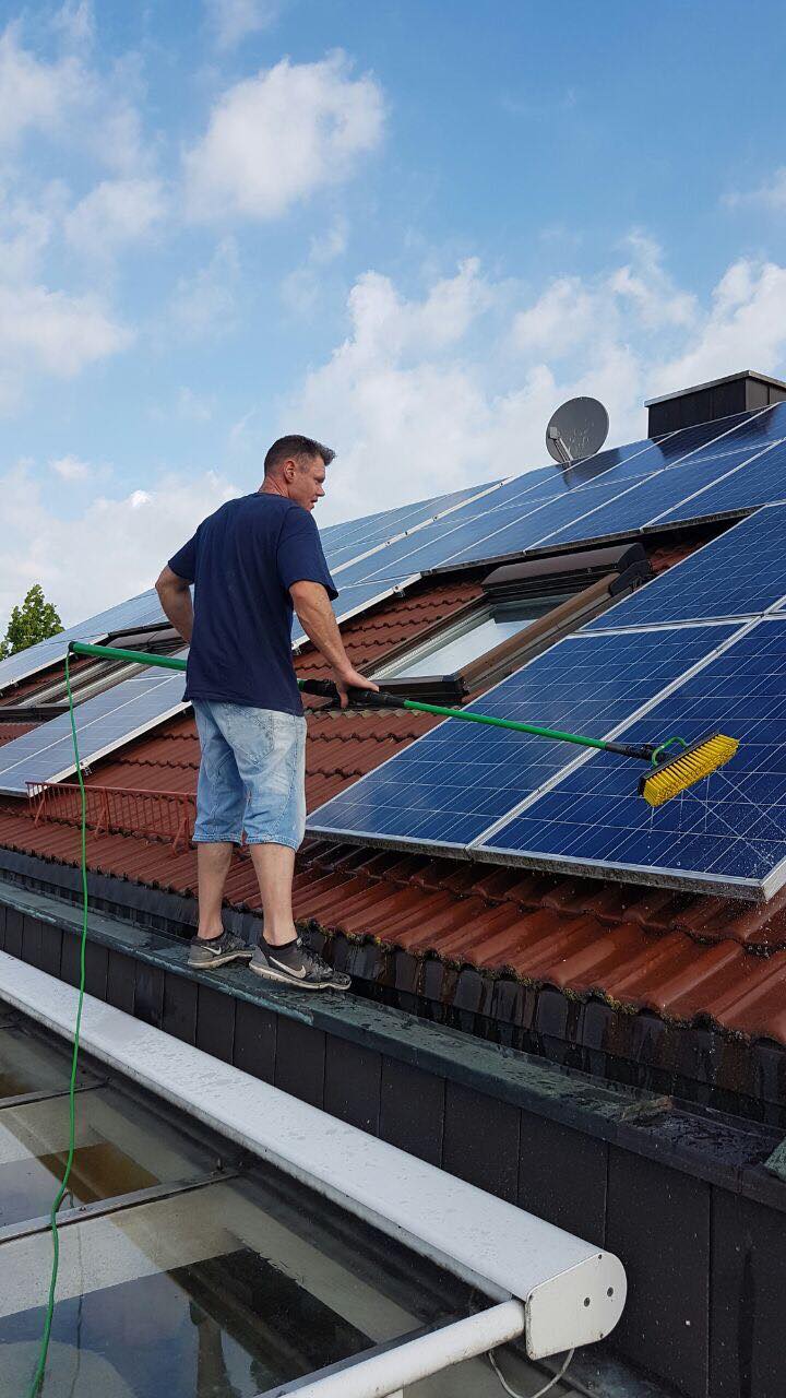Kamin Betz -Reinigen Solaranlagen und Photovoltaikanlagen
