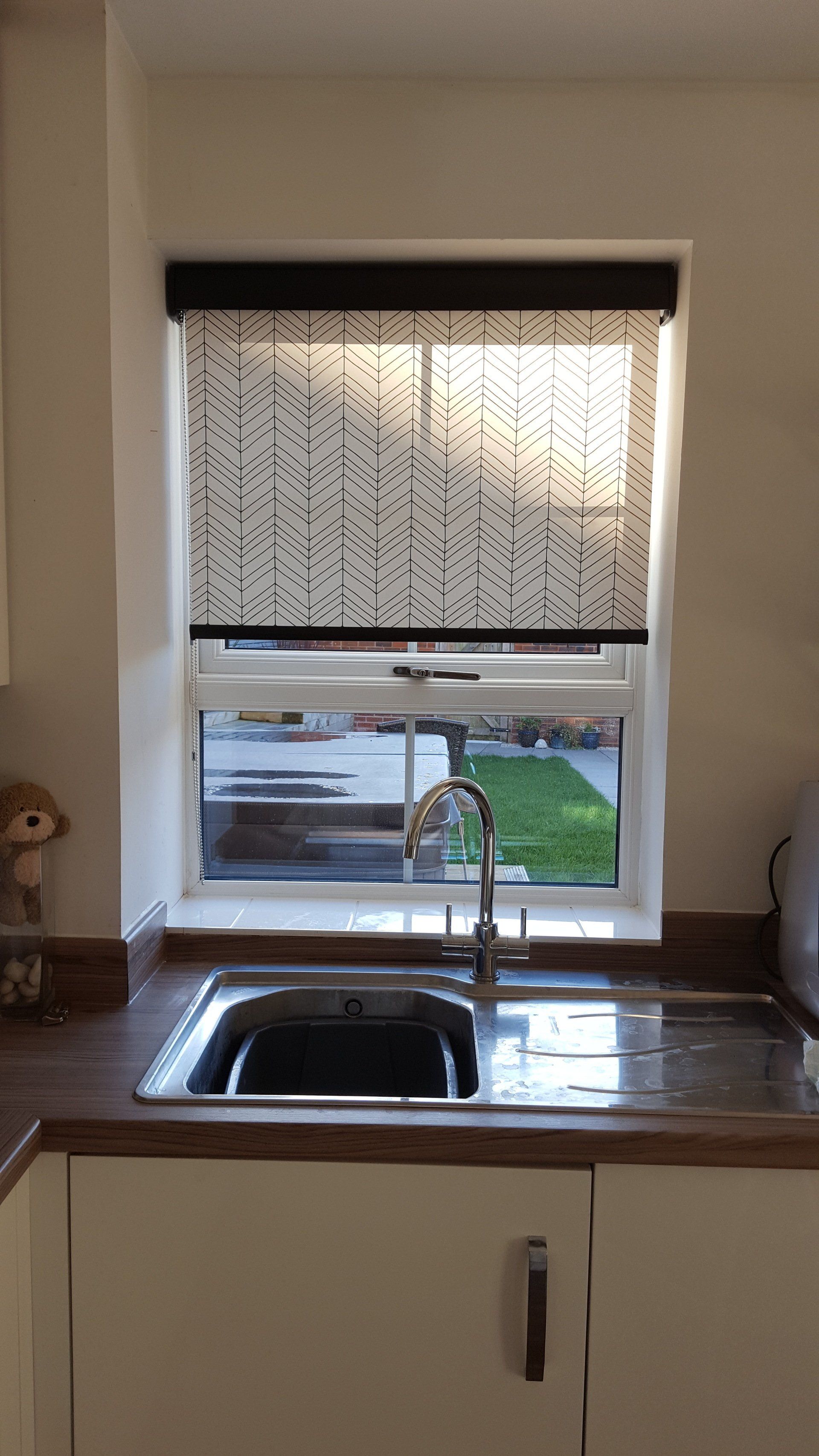 Roller blinds with contrasting bottom bars