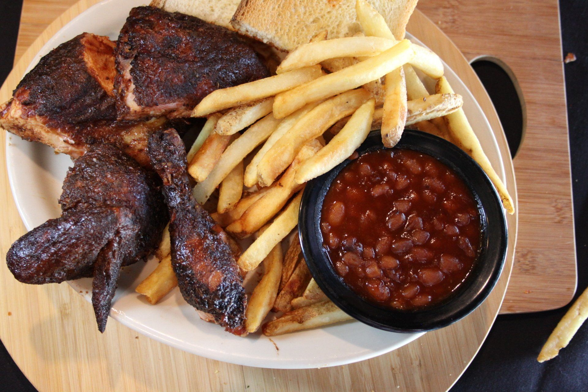 chicken wings french fries and baked beans - Smokehouse bbq kansas city