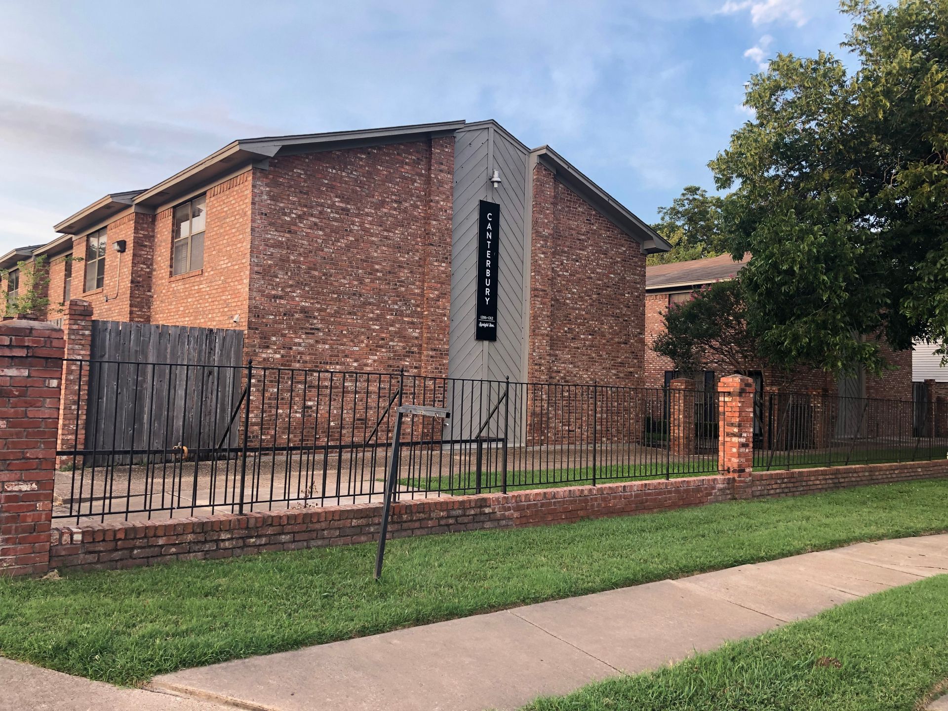 1290 Speight Ave Canterbury