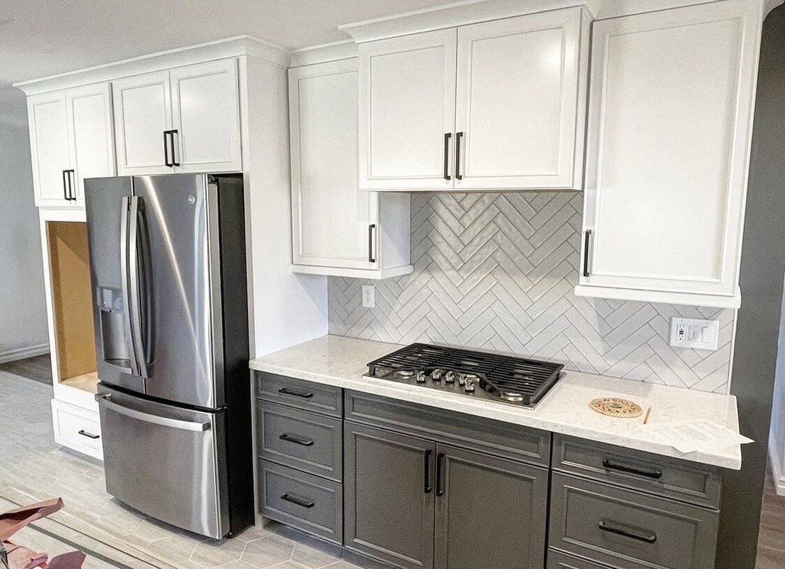 Kitchen Backsplash and Cabinets