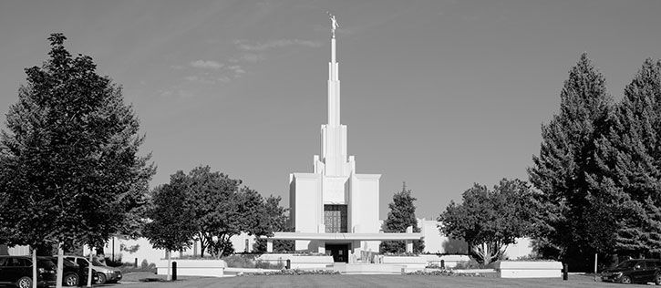 Black and white image of the Denver Colorado Temple of the Church of Jesus Christ of Latter-day Saints in Centennial.