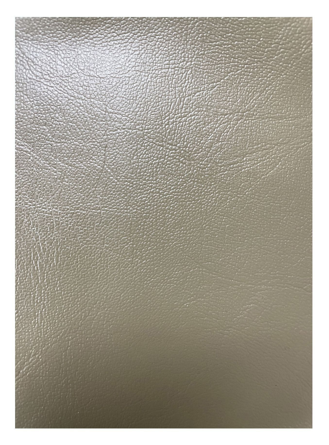 Un gros plan d'un morceau de papier avec une texture scintillante