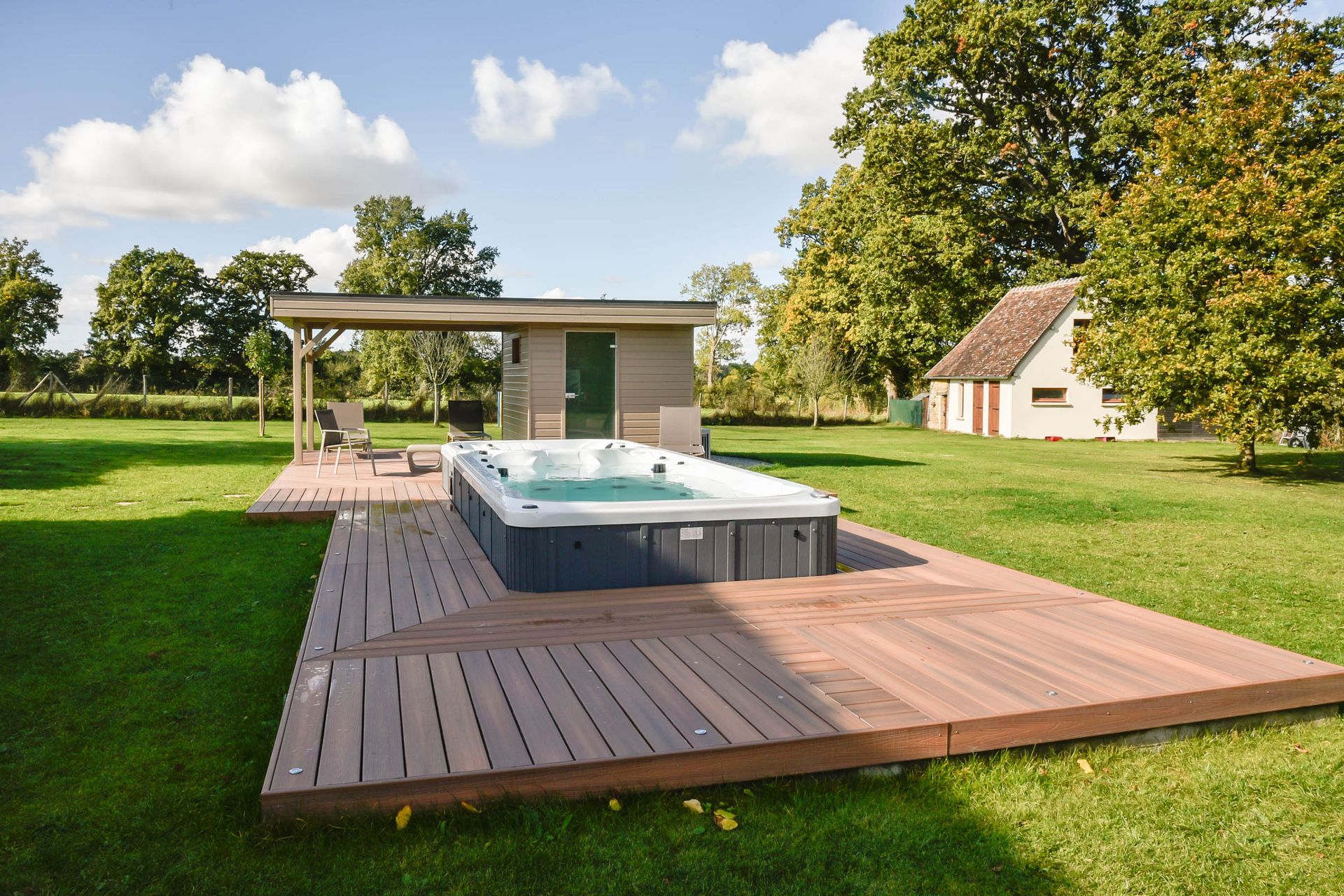Un spa de nage ajoute-t-il de la valeur à votre maison ?
