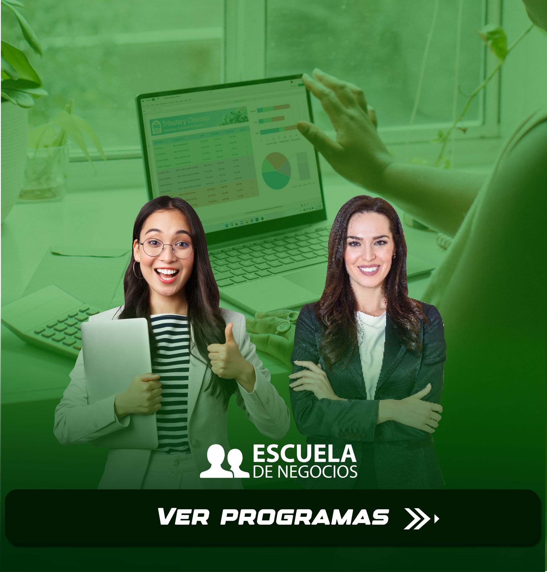 Dos mujeres están paradas una al lado de la otra frente a una computadora portátil.