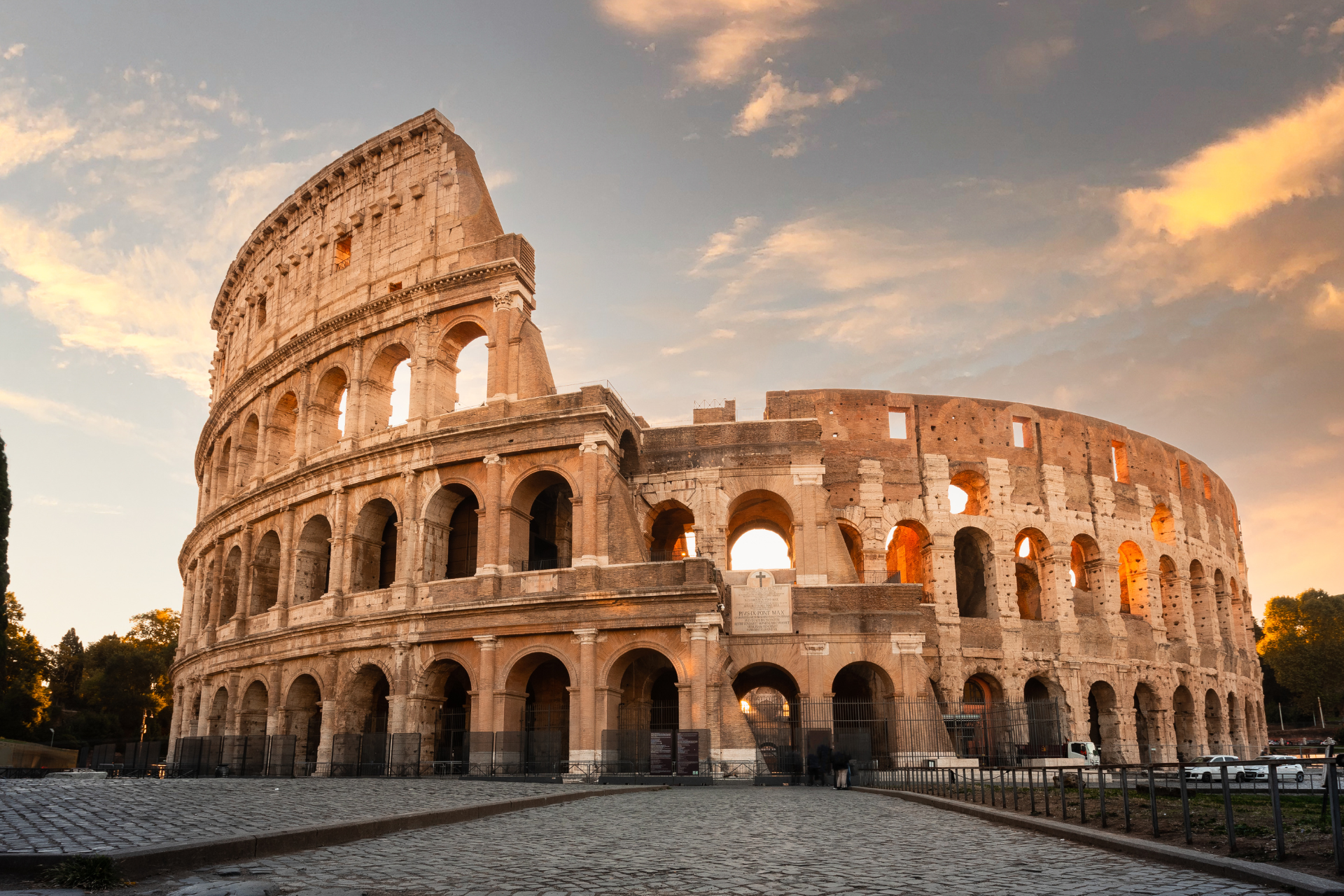 The colosseum is a large building in rome , italy.