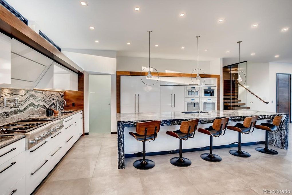 Beautiful Kitchen Interior — Aurora, CO — TNT Glass LLC